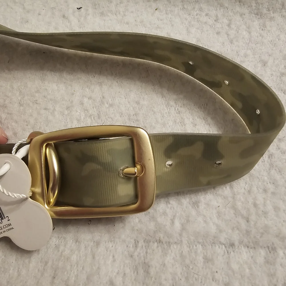 Mary Square Large Silicone Camoflague Collar